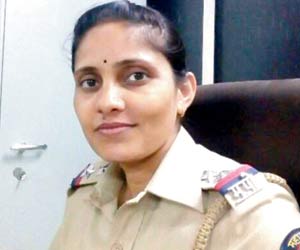 Pune Crime: Sub inspector, constable held for taking bribe to give rapist bail