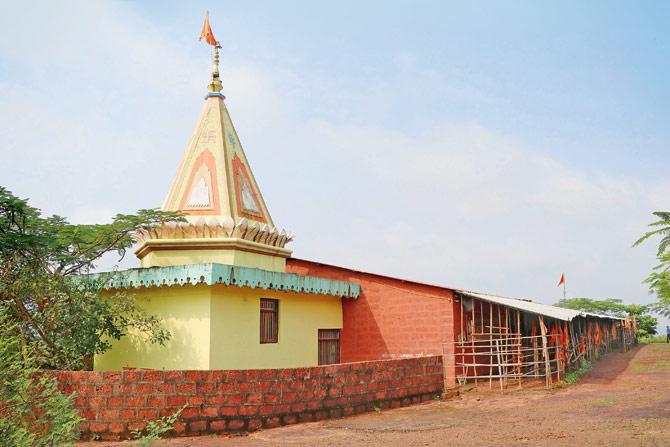 The math at Jharewadi village is housed on 21 gunthas of land donated by an ardent follower