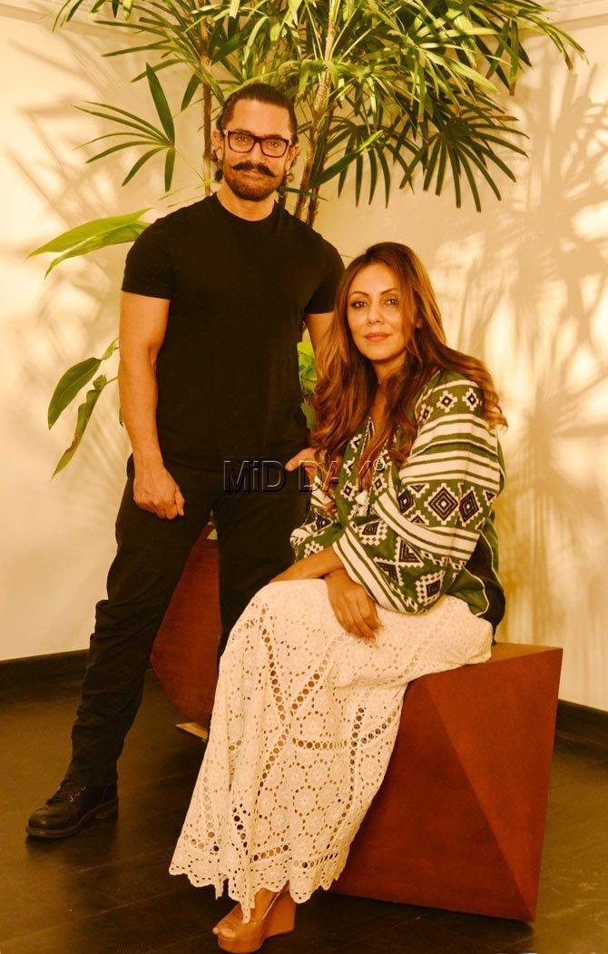Aamir Khan with Gauri Khan at her store in Juhu. Pics/Yogen Shah