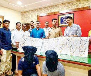 Thane cops solve two-year chain snatching case; two tailors from UP held