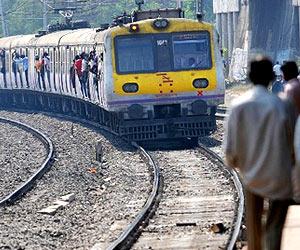 Mumbai train status: Central Railway releases revised suburban train timetable