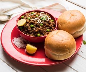 Mumbai food: 7 eateries in Fort that serve lip smacking delicacies