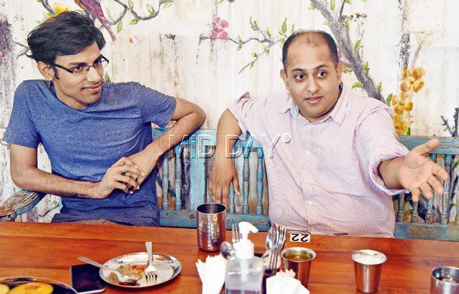 Stand-up comics Biswa Kalyan Rath and Anuvab Pal at Curry Tales, Khar West. Pics/Shadab Khan
