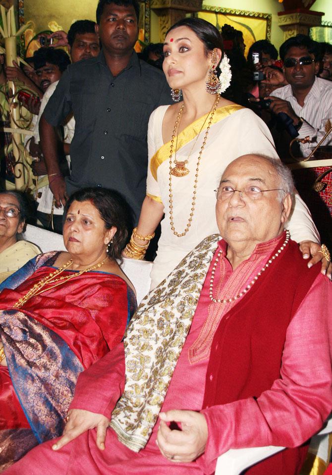 Rani Mukerji with her parents