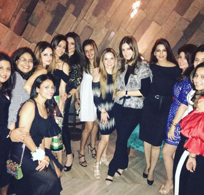 Sussanne Khan celebrated her birthday with Twinkle Khanna and other friends