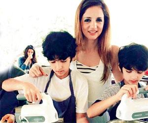 Sussanne Khan and Hrithik Roshan enjoy cooking class with sons Hrehaan, Hridhaan