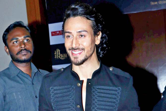 Tiger Shroff to play father of a young girl in 'Baaghi 2'?