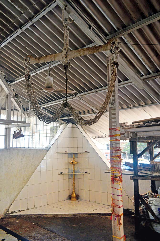 The taraazu in the centre of the courtyard of Shaykh Misri Dargah is often weighed down with sweet offerings in thanks from devotees whose wishes are granted