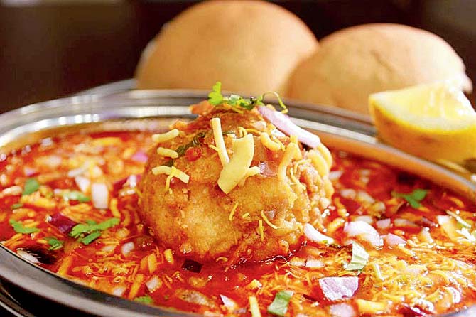 The vada misal served at Shree Krishna