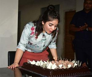 Zaira Wasim celebrates 17th birthday with 'Secret Superstar' team
