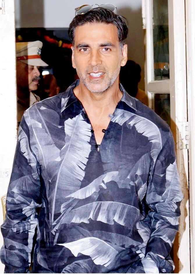 You won't believe whose picture Akshay Kumar carries in his wallet!