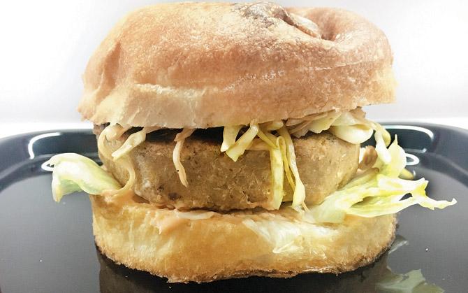 Mumbai food: All vegetarian burgers for Navratri