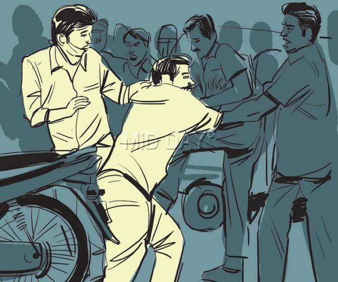 A mob is already gathered there, and they pounce upon the chain-snatchers. They are roundly thrashed and then handed over to the police. Illustration/Uday Mohite