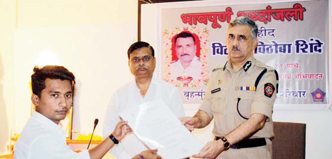 Deepesh Shinde gets his letter of recruitment