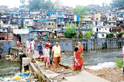 Mumbai: Powai slum dwellers risk lives to use loo; Here's why
