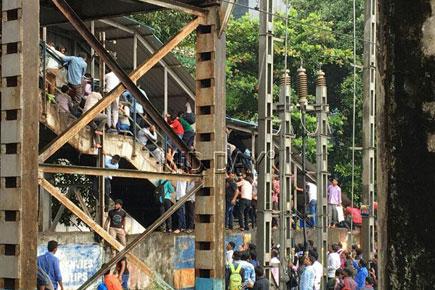 Mumbai stampede: Angry netizens blame railways, govt for Elphinstone disaster