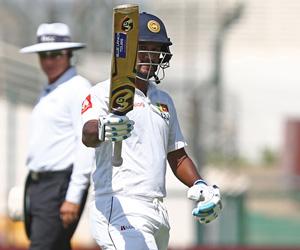 Dimuth Karunaratne leads Sri Lanka fightback against Pakistan
