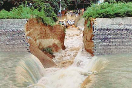 Bihar's Ganga pump canal wall worth Rs 389 cr canal falls before inauguration