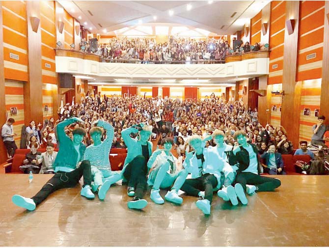 K-pop band Lucente with fans in India