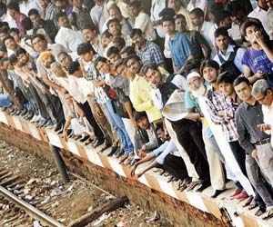 FOBs at Mumbai railway stations are a disaster waiting to happen