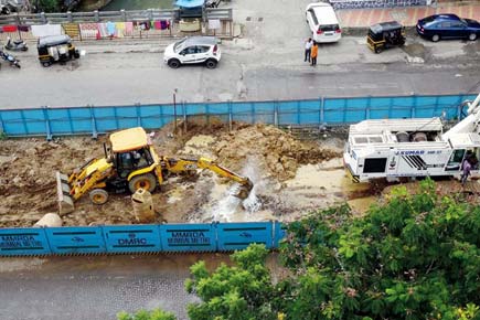 Mumbai: Metro work causes water pipeline burst near Borivli