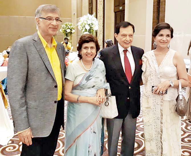 (Left) Niranjan Hiranandani with wife (extreme right) Kamal and (centre) Dr Farokh E Udwadia with his wife