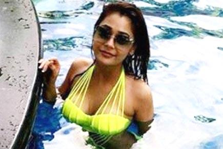 Sara Khan takes social media by storm with her super hot pics!