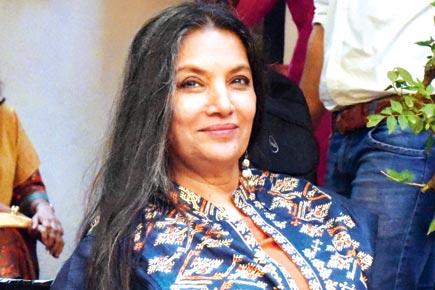 Shabana Azmi wants to dance to 'Kaate Nahin Kat Te' wearing blue saree