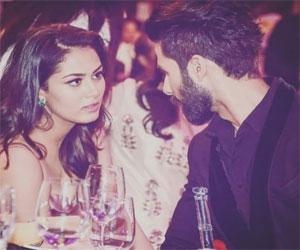 A 'stunned' Shahid Kapoor unable to get over wife Mira Rajput's beauty!