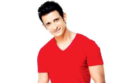 Here's why Sharman Joshi has been watching funeral pyres and corpses