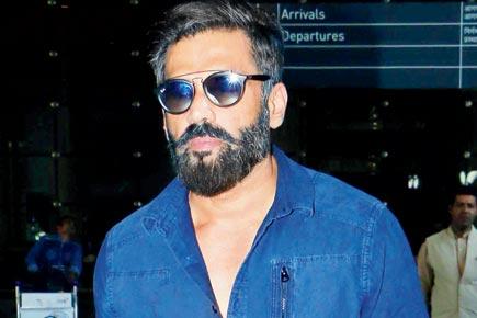 Shocking! Suniel Shetty's fan records his video, actor gets it deleted