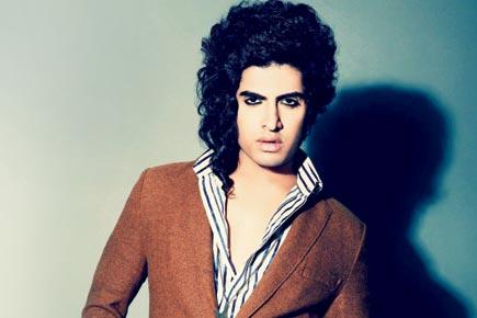 Gay icon Sushant Divgikar gets ready to debut in his drag avatar