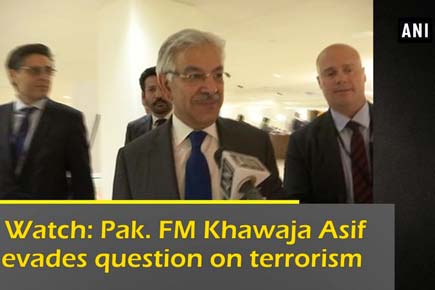 Watch: Pak. FM Khawaja Asif evades question on terrorism