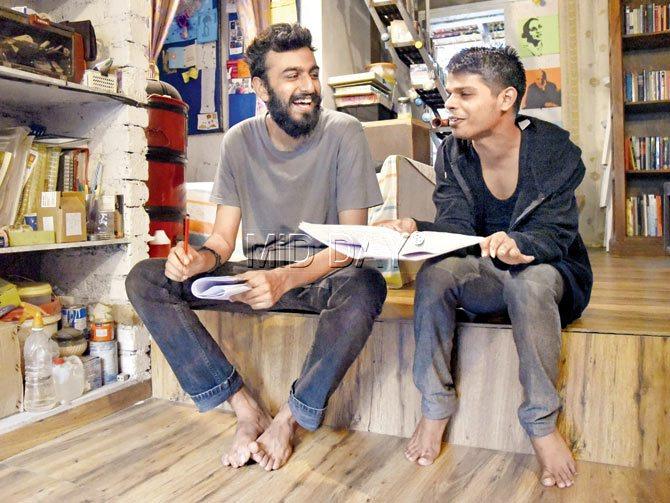 Harsh Shah and Omkar Bhatkar rehearse for their new play, Fly On..., that opens next month. Omkar says he will price the tickets at Rs 250. Pic/Pradeep Dhivar