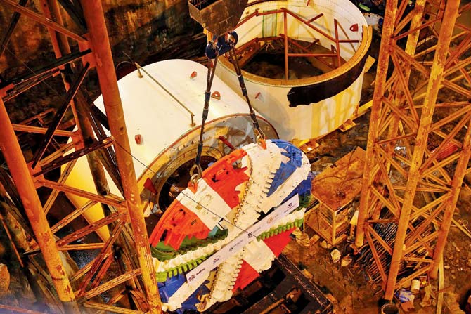 This tunnelling blade was lowered into the Metro 3 shaft at the hands of CM Devendra Fadnavis yesterday
