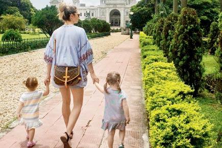 David Warner's wife Candice and daughters Ivy and Indi go sightseeing