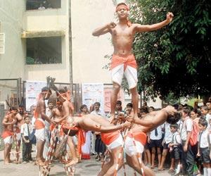 Mumbai Guide: Watch West Bengal troupe perform ancient martial dance form