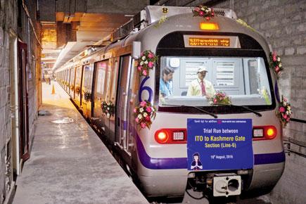 New Delhi: Metro packed with commuters briefly runs with a gate open