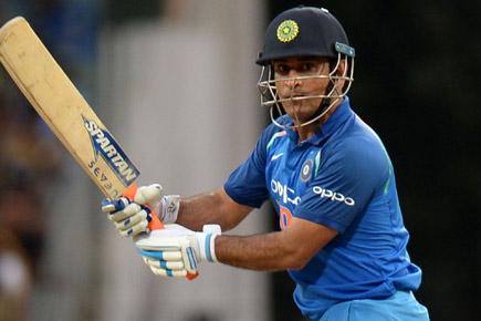 Mahendra Singh Dhoni is still strong and fit at age 36!