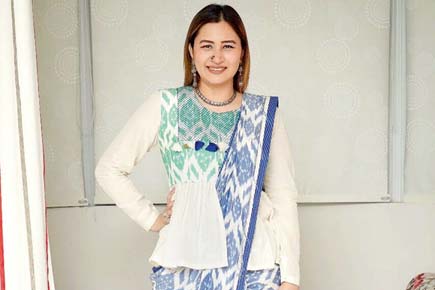 Jwala Gutta looks stunning in a handloom saree