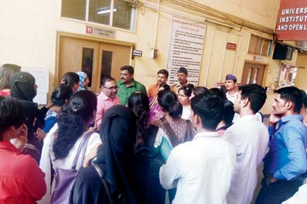 Students storm Mumbai University office over zero marking