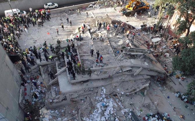 Mexico earthquake toll 250 as search for survivors continues
