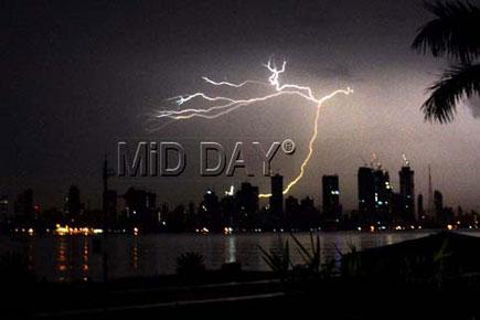 Mumbai rains: Thunderstorms strike city again; leaves citizens unprepared