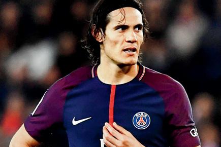 Paris St Germain's Cavani turns down 1 million euros offer to give up penalty