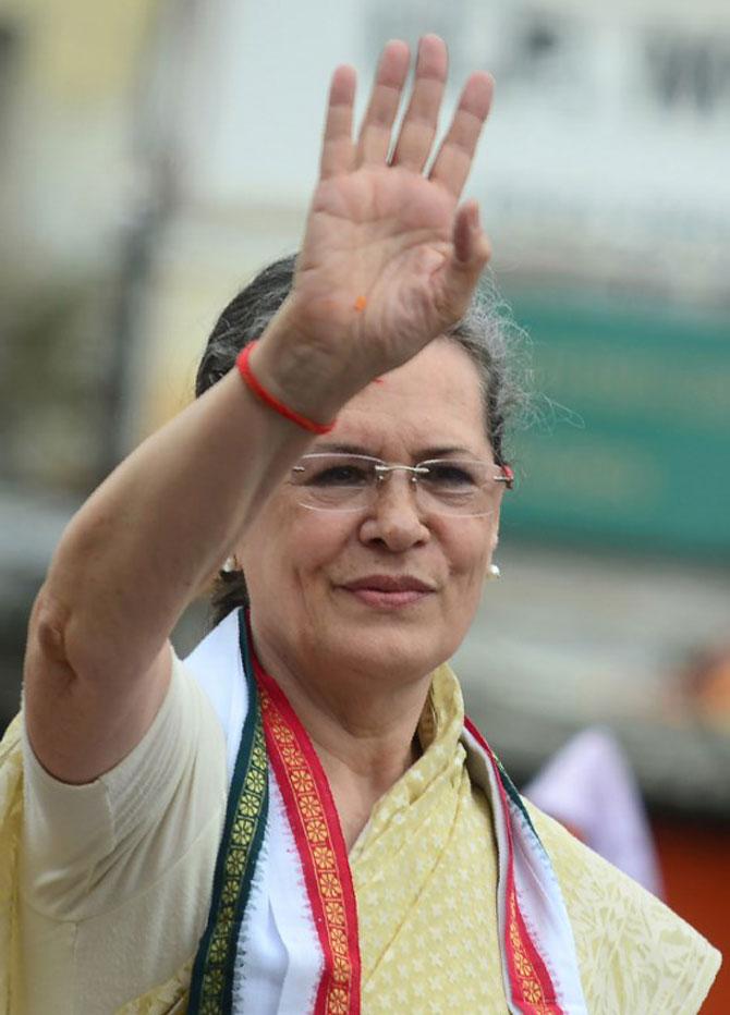 Sonia Gandhi greets nation on Hindi Diwas