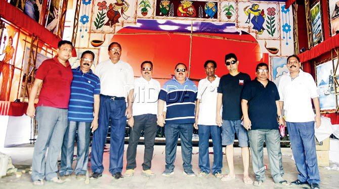 (From left) Organisers Sanjay Saha, KP Gain, Pradip Kundu, Alok Banerjee, Prakash Guha and AP Lala