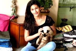 Rishi Kapoor's Rajma Chawal co-star Amyra has a unique charity for pet lovers!