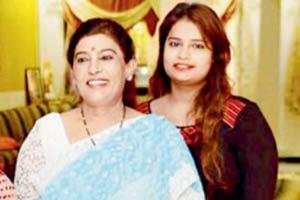 Gangster Arun Gawli's wife Asha issued notice in extortion case