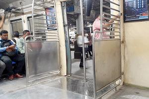 Central Railway: Seating arrangement in local trains reverted to original
