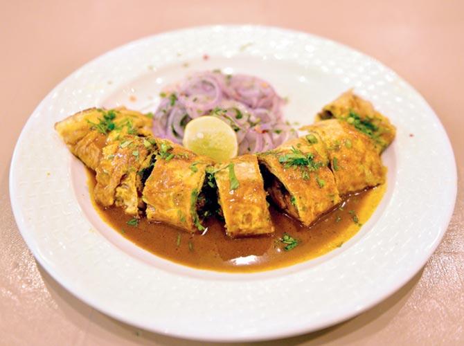 Mumbai Food: Fort's neighbourhood bar celebrates the melting pot that it is